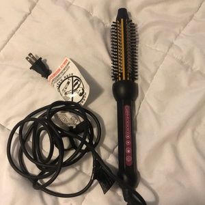 Straightening brush